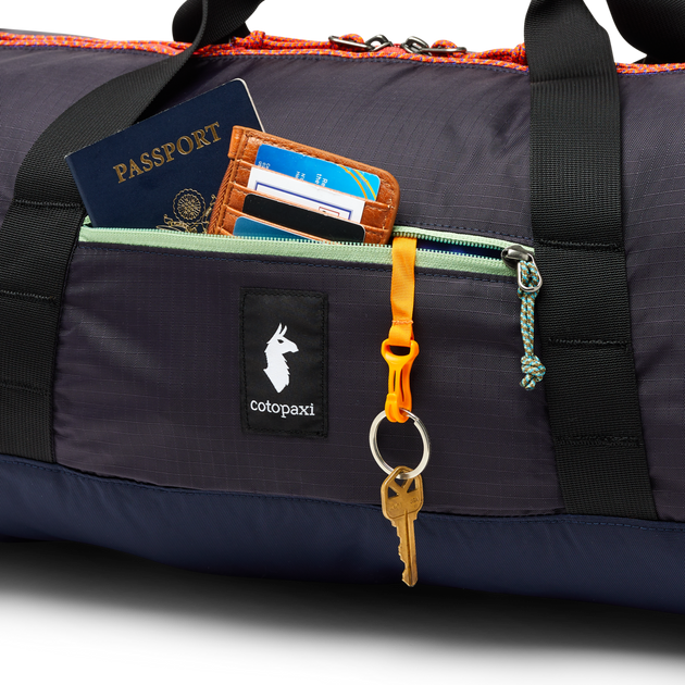 Ligera 32L Duffel Bag - Cada Día – Cotopaxi Ligera 32L Duffel Bag - Cada Día – Cotopaxi