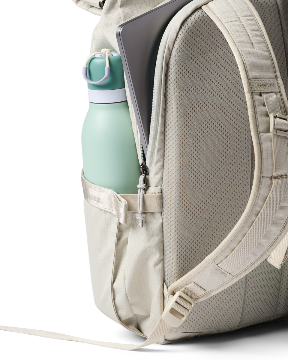 22 liters capacity cotopaxi backpack Consuelo 22L Daypack in Tide Pool Color:Moss Back Craw color_Camo The zippered pockets dedicated Airbrushing Lures