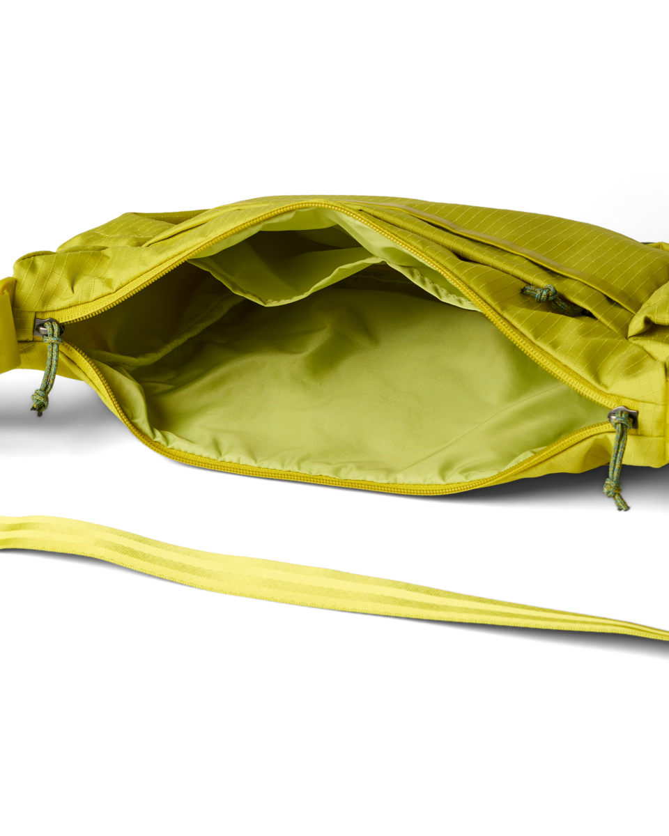 Viaje 9L Shoulder Bag — view 4 of 10